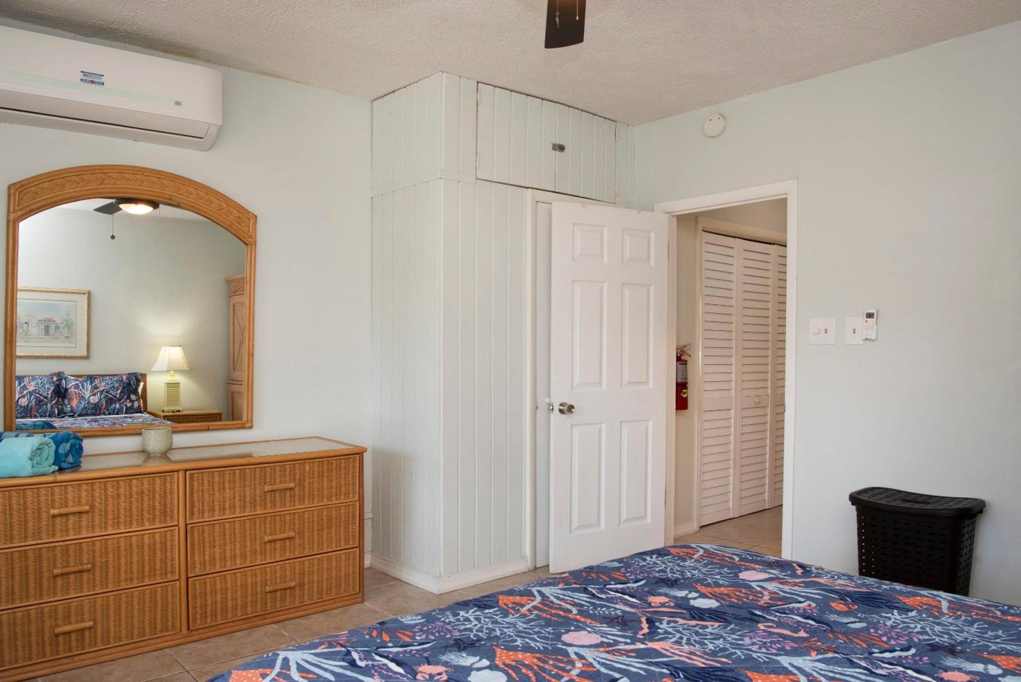 Beach Living At Island Pine Villas Джордж Таун Екстериор снимка